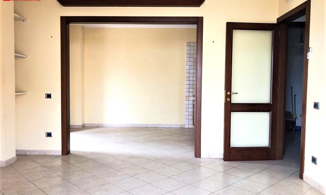 /public/fotoimmobili/012-bfbddb8e-13d6-49ee-aafb-58a4892c2a55.jpg.ashx?width=670&height=400&mode=crop