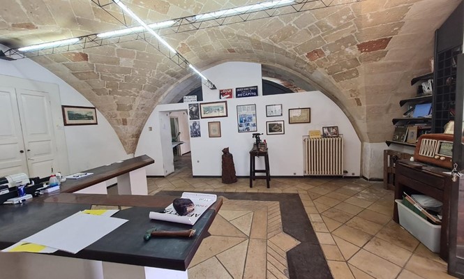Negozio Commerciale a Lecce - via  B. Croce - Partigiani