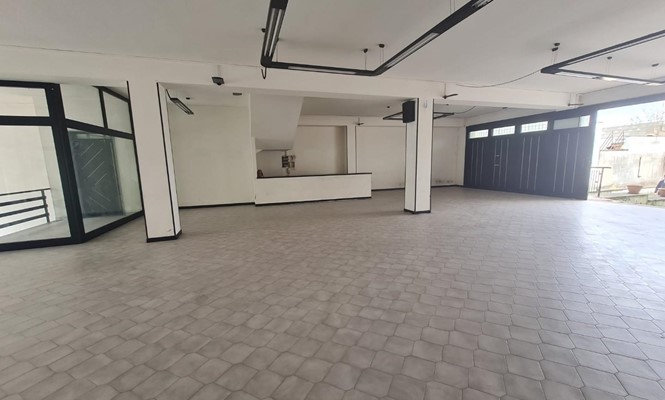 Laboratorio in Vendita a Lecce - via  Marco Basseo - Centro Storico