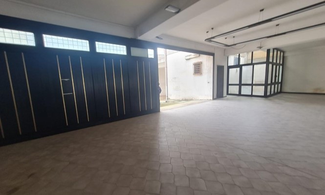 Laboratorio in Vendita a Lecce - via  Marco Basseo - Centro Storico