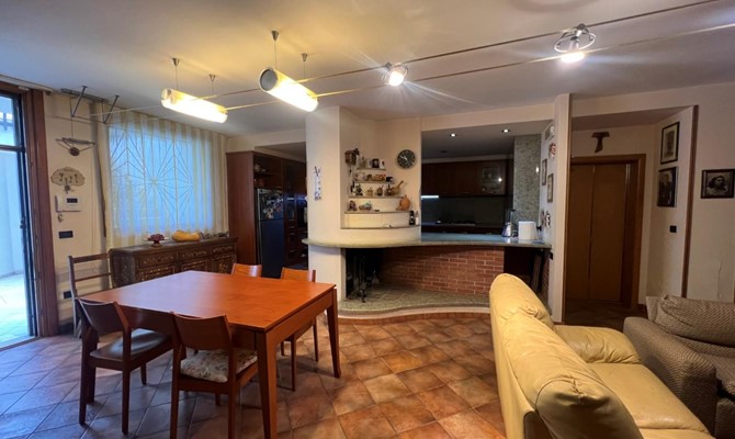 /public/fotoimmobili/1354480-bzmv34tb.jpeg.ashx?width=670&height=400&mode=crop