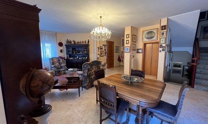 /public/fotoimmobili/1354480-w3u52g1.jpeg.ashx?width=670&height=400&mode=crop