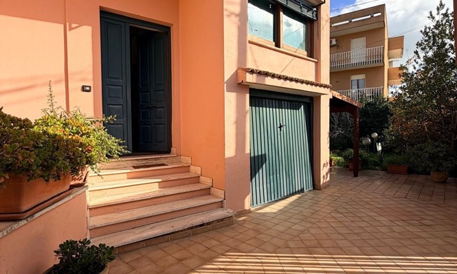 Casale in Vendita a Miggiano - via  Provinciale