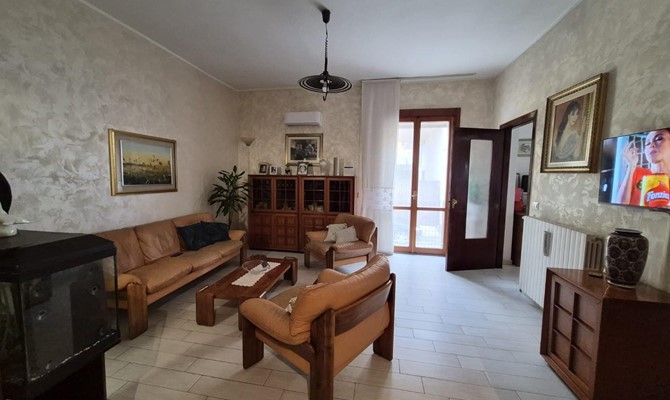 /public/fotoimmobili/1389886-dlwhf66cb.jpg.ashx?width=670&height=400&mode=crop