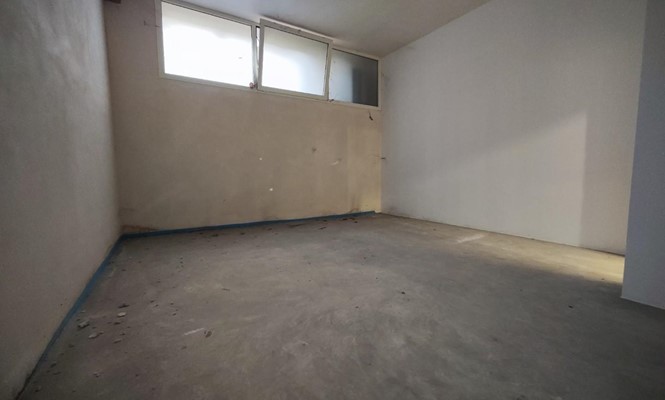 Stabile/palazzo in Vendita a Lizzanello - via  Lecce