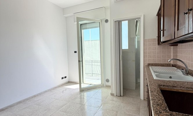 Ufficio in Vendita a Campi Salentina - via Pacinotti, Campi Salentina