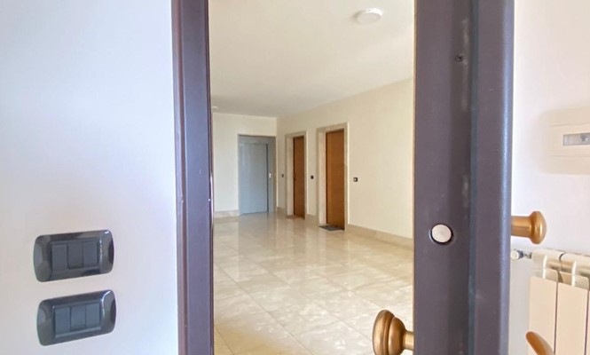Magazzino in Vendita a Lecce - via Forlanini