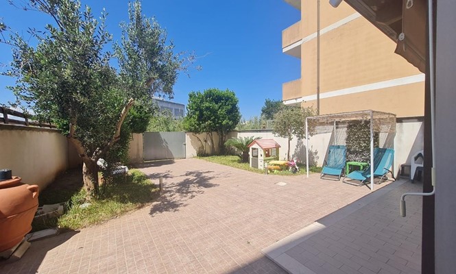 Appartamento in Vendita a Lecce - via  Antonio dell&# 39 - Leuca